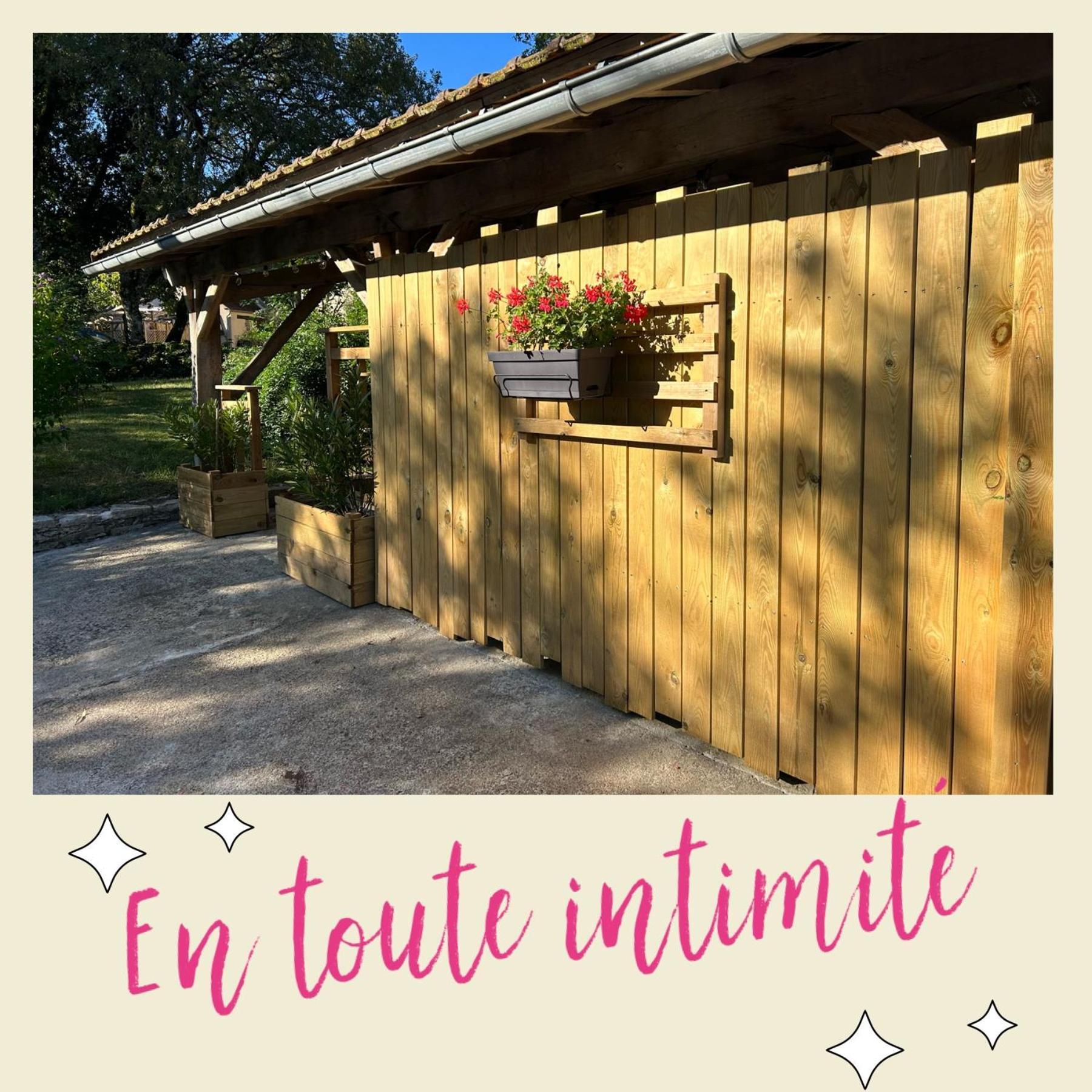 Le Domaine De La Claire Fontaine Gites -Chambres D'Hotes Montvalent Eksteriør billede